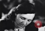 Standbild Frauen ehrenamtlich als Blutspender in der Sowjetunion Sowjetunion, 1941, aus Sekunde 22 historischem Filmmaterial Videoclip 65675038618
