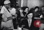 Standbild Frauen ehrenamtlich als Blutspender in der Sowjetunion Sowjetunion, 1941, aus Sekunde 32 historischem Filmmaterial Videoclip 65675038618