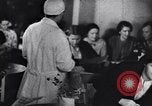 Standbild Frauen ehrenamtlich als Blutspender in der Sowjetunion Sowjetunion, 1941, aus Sekunde 33 historischem Filmmaterial Videoclip 65675038618