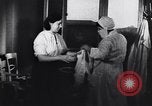 Standbild Frauen ehrenamtlich als Blutspender in der Sowjetunion Sowjetunion, 1941, aus Sekunde 34 historischem Filmmaterial Videoclip 65675038618