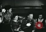 Standbild Sowjetischen Piloten Rammte einen deutschen Bomber spricht mit seiner Familie über es Sowjetunion, 1941, aus Sekunde 8 historischem Filmmaterial Videoclip 65675038623