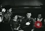 Standbild Sowjetischen Piloten Rammte einen deutschen Bomber spricht mit seiner Familie über es Sowjetunion, 1941, aus Sekunde 9 historischem Filmmaterial Videoclip 65675038623