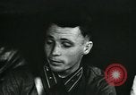 Standbild Sowjetischen Piloten Rammte einen deutschen Bomber spricht mit seiner Familie über es Sowjetunion, 1941, aus Sekunde 19 historischem Filmmaterial Videoclip 65675038623