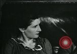 Standbild Sowjetischen Piloten Rammte einen deutschen Bomber spricht mit seiner Familie über es Sowjetunion, 1941, aus Sekunde 20 historischem Filmmaterial Videoclip 65675038623