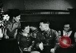 Standbild Sowjetischen Piloten Rammte einen deutschen Bomber spricht mit seiner Familie über es Sowjetunion, 1941, aus Sekunde 34 historischem Filmmaterial Videoclip 65675038623