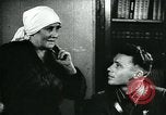 Standbild Sowjetischen Piloten Rammte einen deutschen Bomber spricht mit seiner Familie über es Sowjetunion, 1941, aus Sekunde 38 historischem Filmmaterial Videoclip 65675038623