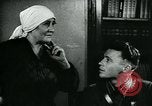Standbild Sowjetischen Piloten Rammte einen deutschen Bomber spricht mit seiner Familie über es Sowjetunion, 1941, aus Sekunde 42 historischem Filmmaterial Videoclip 65675038623