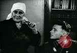 Standbild Sowjetischen Piloten Rammte einen deutschen Bomber spricht mit seiner Familie über es Sowjetunion, 1941, aus Sekunde 44 historischem Filmmaterial Videoclip 65675038623