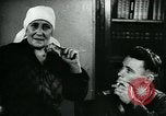 Standbild Sowjetischen Piloten Rammte einen deutschen Bomber spricht mit seiner Familie über es Sowjetunion, 1941, aus Sekunde 46 historischem Filmmaterial Videoclip 65675038623