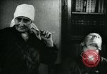 Standbild Sowjetischen Piloten Rammte einen deutschen Bomber spricht mit seiner Familie über es Sowjetunion, 1941, aus Sekunde 49 historischem Filmmaterial Videoclip 65675038623