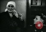 Standbild Sowjetischen Piloten Rammte einen deutschen Bomber spricht mit seiner Familie über es Sowjetunion, 1941, aus Sekunde 56 historischem Filmmaterial Videoclip 65675038623