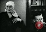 Standbild Sowjetischen Piloten Rammte einen deutschen Bomber spricht mit seiner Familie über es Sowjetunion, 1941, aus Sekunde 59 historischem Filmmaterial Videoclip 65675038623
