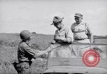Standbild General Joseph Stilwell W Ishigaki Japan, 1945, aus Sekunde 12 historischem Filmmaterial Videoclip 65675038643