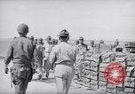 Standbild General Joseph Stilwell W Ishigaki Japan, 1945, aus Sekunde 42 historischem Filmmaterial Videoclip 65675038643