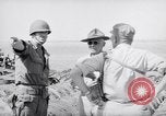 Standbild General Joseph Stilwell W Ishigaki Japan, 1945, aus Sekunde 51 historischem Filmmaterial Videoclip 65675038643
