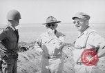 Standbild General Joseph Stilwell W Ishigaki Japan, 1945, aus Sekunde 55 historischem Filmmaterial Videoclip 65675038643