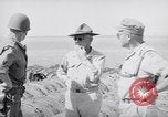 Standbild General Joseph Stilwell W Ishigaki Japan, 1945, aus Sekunde 56 historischem Filmmaterial Videoclip 65675038643
