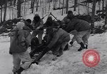 Standbild amerikanische Soldaten Camp Hale Colorado USA, 1944, aus Sekunde 6 historischem Filmmaterial Videoclip 65675038650