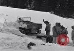Standbild amerikanische Soldaten Camp Hale Colorado USA, 1944, aus Sekunde 23 historischem Filmmaterial Videoclip 65675038650