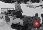 Standbild amerikanische Soldaten Camp Hale Colorado USA, 1944, aus Sekunde 33 historischem Filmmaterial Videoclip 65675038650