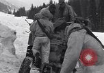 Standbild amerikanische Soldaten Camp Hale Colorado USA, 1944, aus Sekunde 51 historischem Filmmaterial Videoclip 65675038650