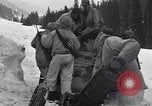 Standbild amerikanische Soldaten Camp Hale Colorado USA, 1944, aus Sekunde 52 historischem Filmmaterial Videoclip 65675038650