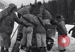 Standbild amerikanische Soldaten Camp Hale Colorado USA, 1944, aus Sekunde 60 historischem Filmmaterial Videoclip 65675038650