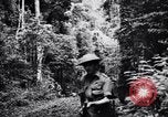 Standbild Jungle warfare Training Canungra Australien, 1943, aus Sekunde 4 historischem Filmmaterial Videoclip 65675038654