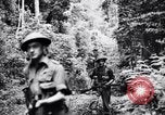 Standbild Jungle warfare Training Canungra Australien, 1943, aus Sekunde 6 historischem Filmmaterial Videoclip 65675038654