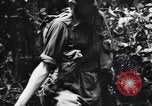 Standbild Jungle warfare Training Canungra Australien, 1943, aus Sekunde 50 historischem Filmmaterial Videoclip 65675038654