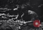 Standbild Jungle warfare Training Canungra Australien, 1943, aus Sekunde 60 historischem Filmmaterial Videoclip 65675038654
