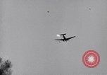 Immagine di Paracadutisti United States USA, 1943, secondo 47 filmato di repertorio 65675038661