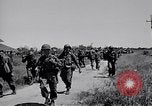Standbild 11th Airborne Division voran Aparri Philippinen, 1945, aus Sekunde 4 historischem Filmmaterial Videoclip 65675038687
