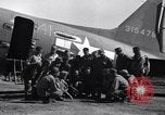 Standbild 511th Parachute Regiment Luzon Philippinen, 1945, aus Sekunde 14 historischem Filmmaterial Videoclip 65675038697