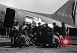 Standbild 511th Parachute Regiment Luzon Philippinen, 1945, aus Sekunde 15 historischem Filmmaterial Videoclip 65675038697