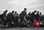 Standbild 511th Parachute Regiment Luzon Philippinen, 1945, aus Sekunde 22 historischem Filmmaterial Videoclip 65675038697