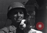 Standbild 511th Parachute Regiment Luzon Philippinen, 1945, aus Sekunde 58 historischem Filmmaterial Videoclip 65675038697