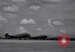 Standbild C 47 Flugzeuge Luzon Philippinen, 1945, aus Sekunde 12 historischem Filmmaterial Videoclip 65675038698
