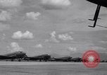 Standbild C 47 Flugzeuge Luzon Philippinen, 1945, aus Sekunde 14 historischem Filmmaterial Videoclip 65675038698