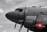 Standbild C 47 Flugzeuge Luzon Philippinen, 1945, aus Sekunde 23 historischem Filmmaterial Videoclip 65675038698