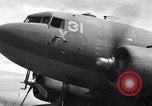 Standbild C 47 Flugzeuge Luzon Philippinen, 1945, aus Sekunde 29 historischem Filmmaterial Videoclip 65675038698