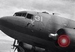 Standbild C 47 Flugzeuge Luzon Philippinen, 1945, aus Sekunde 34 historischem Filmmaterial Videoclip 65675038698