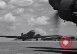 Standbild C 47 Flugzeuge Luzon Philippinen, 1945, aus Sekunde 41 historischem Filmmaterial Videoclip 65675038698