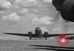 Standbild C 47 Flugzeuge Luzon Philippinen, 1945, aus Sekunde 46 historischem Filmmaterial Videoclip 65675038698
