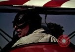 Standbild antiken Flugzeug geflogen von Gras Feld Los Angeles California USA, 1966, aus Sekunde 3 historischem Filmmaterial Videoclip 65675038706