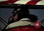 Standbild antiken Flugzeug geflogen von Gras Feld Los Angeles California USA, 1966, aus Sekunde 9 historischem Filmmaterial Videoclip 65675038706