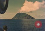 Standbild amerikanische Matrosen Okinawa Ryukyu Inseln, 1945, aus Sekunde 9 historischem Filmmaterial Videoclip 65675038712