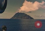 Standbild amerikanische Matrosen Okinawa Ryukyu Inseln, 1945, aus Sekunde 11 historischem Filmmaterial Videoclip 65675038712