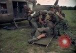 Standbild Betrieb Wahiawa verwundet Luft angehoben Cuchi Süd Vietnam, 1966, aus Sekunde 18 historischem Filmmaterial Videoclip 65675038727