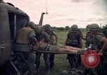 Standbild Betrieb Wahiawa verwundet Luft angehoben Cuchi Süd Vietnam, 1966, aus Sekunde 24 historischem Filmmaterial Videoclip 65675038727